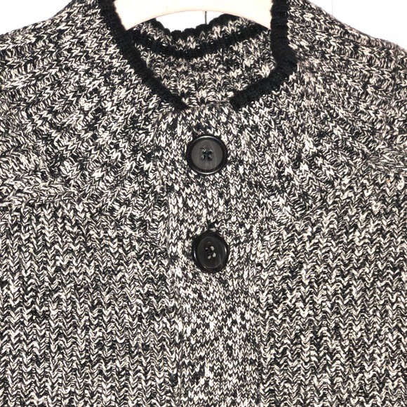 Banana Republic Black and White Sweater/Cardigan - Picture 2 of 3